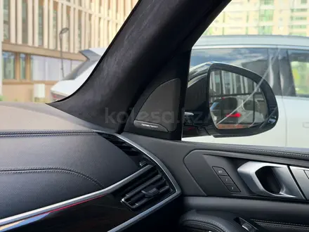 BMW X7 2021 года за 38 900 000 тг. в Астана – фото 28