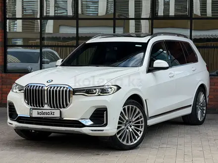 BMW X7 2021 года за 38 900 000 тг. в Астана