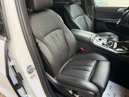 BMW X7 2021 года за 38 900 000 тг. в Астана – фото 35
