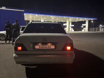 Mercedes-Benz E 200 1992 года за 1 500 000 тг. в Талдыкорган – фото 8