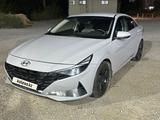 Hyundai Elantra 2022 года за 8 100 000 тг. в Актобе – фото 4