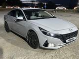 Hyundai Elantra 2022 года за 8 100 000 тг. в Актобе – фото 3