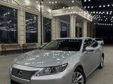 Lexus ES 300h 2015 года за 8 000 000 тг. в Атырау