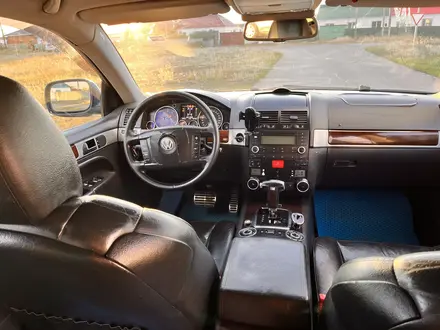 Volkswagen Touareg 2003 года за 2 950 000 тг. в Астана