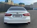 Toyota Camry 2018 года за 12 200 000 тг. в Астана – фото 4