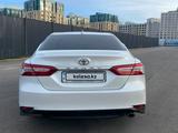 Toyota Camry 2018 года за 12 200 000 тг. в Астана – фото 4