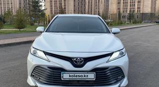 Toyota Camry 2018 года за 12 200 000 тг. в Астана
