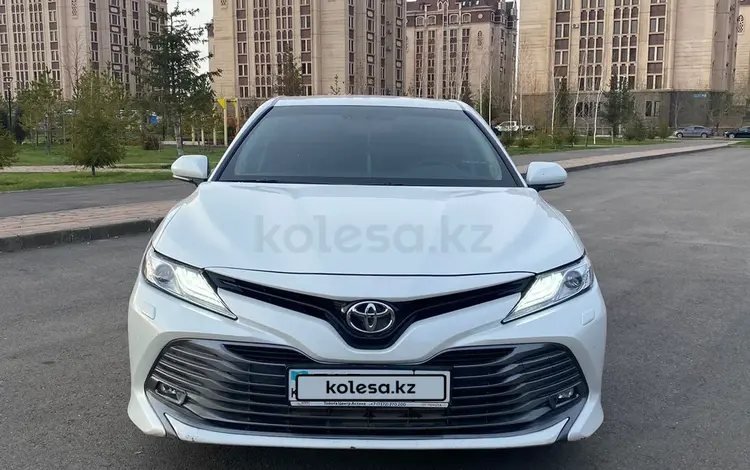 Toyota Camry 2018 года за 12 200 000 тг. в Астана