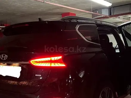 Hyundai Santa Fe 2019 года за 17 500 000 тг. в Астана – фото 3