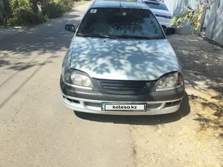 Toyota Avensis, 2000