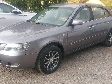 Hyundai Sonata 2005 года за 4 300 000 тг. в Алматы – фото 2