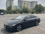 Hyundai Elantra 2024 года за 8 800 000 тг. в Алматы – фото 2