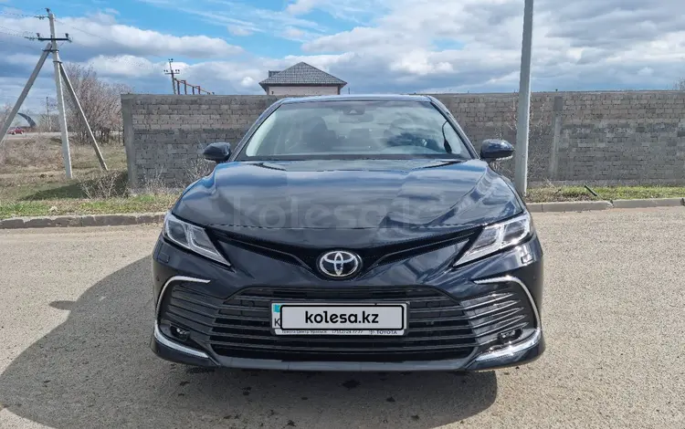 Toyota Camry 2023 года за 16 700 000 тг. в Уральск