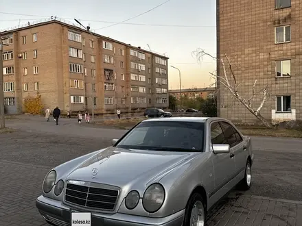 Mercedes-Benz E 200 1995 года за 3 250 000 тг. в Есиль – фото 4