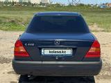 Mercedes-Benz C 180 1995 годаүшін2 500 000 тг. в Астана – фото 2