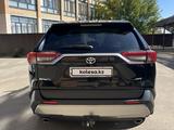 Toyota RAV4 2023 года за 17 300 000 тг. в Уральск – фото 4