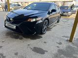 Toyota Camry 2018 годаfor12 600 000 тг. в Шымкент