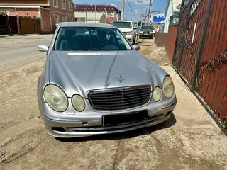 Mercedes-Benz E 240