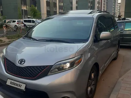 Toyota Sienna 2015 года за 10 500 000 тг. в Алматы – фото 2