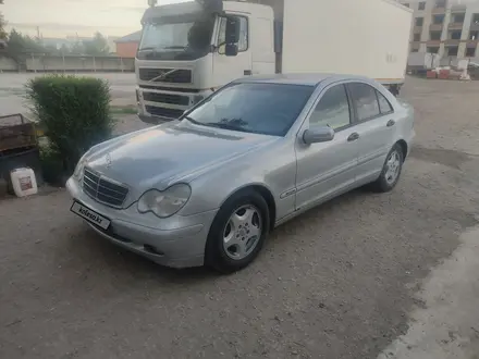 Mercedes-Benz C 180 2002 года за 2 800 000 тг. в Актобе – фото 3