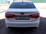 Kia Rio 2015 года за 3 500 000 тг. в Актобе – фото 2
