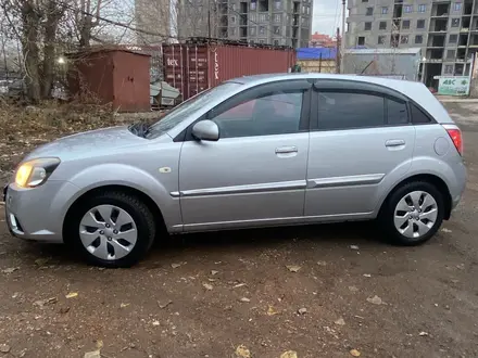 Kia Rio 2011 года за 1 880 000 тг. в Уральск