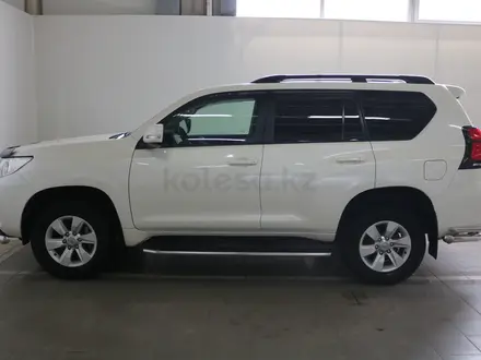 Toyota Land Cruiser Prado 2022 года за 25 990 000 тг. в Актобе – фото 4