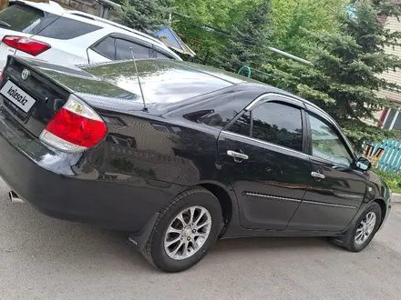 Toyota Camry 2005 года за 5 200 000 тг. в Караганда – фото 2