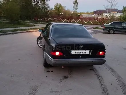 Mercedes-Benz E 220 1995 года за 1 200 000 тг. в Лисаковск – фото 7