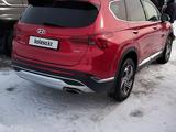 Hyundai Santa Fe 2022 года за 16 400 000 тг. в Алматы – фото 3