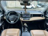 Toyota RAV4 2016 года за 10 500 000 тг. в Уральск – фото 4