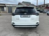 Toyota RAV4 2016 года за 10 500 000 тг. в Уральск – фото 5