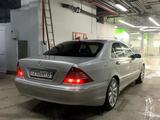 Mercedes-Benz S 500 1999 года за 500 000 тг. в Караганда – фото 2