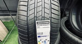 Шины Bridgestone 245/65/r17 T005 за 83 000 тг. в Алматы