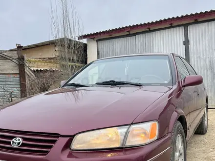 Toyota Camry 1999 года за 3 000 000 тг. в Атырау – фото 4