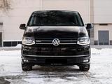 Volkswagen Multivan 2017 года за 26 200 000 тг. в Алматы – фото 2