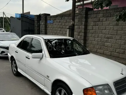 Mercedes-Benz C 180 1995 года за 1 700 000 тг. в Алматы