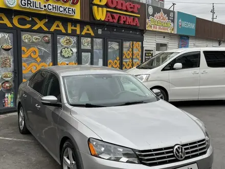 Volkswagen Passat 2013 года за 4 800 000 тг. в Атырау – фото 6