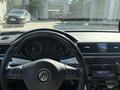 Volkswagen Passat 2013 года за 4 800 000 тг. в Атырау – фото 9