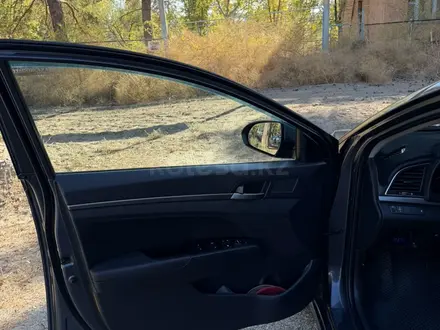 Hyundai Elantra 2018 года за 6 200 000 тг. в Астана – фото 6