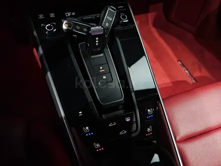 Porsche 911 Carrera 4 GTS 2023 года за 75 000 000 тг. в Астана – фото 16