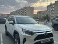Toyota RAV4 2021 годаүшін15 500 000 тг. в Актобе – фото 2
