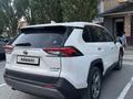 Toyota RAV4 2021 годаүшін15 500 000 тг. в Актобе – фото 4