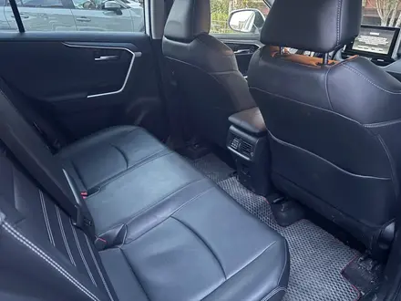 Toyota RAV4 2021 года за 15 500 000 тг. в Актобе – фото 6