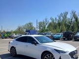 Hyundai Sonata 2021 года за 9 600 000 тг. в Алматы – фото 2