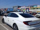 Hyundai Sonata 2021 года за 9 600 000 тг. в Алматы – фото 4