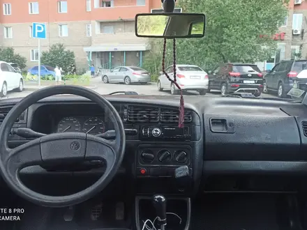 Volkswagen Golf 1994 года за 650 000 тг. в Астана – фото 3