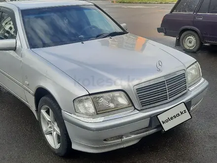 Mercedes-Benz C 240 1998 года за 2 900 000 тг. в Усть-Каменогорск – фото 6