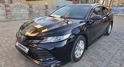 Toyota Camry 2018 года за 13 000 000 тг. в Алматы
