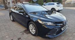 Toyota Camry 2018 года за 13 000 000 тг. в Алматы – фото 4